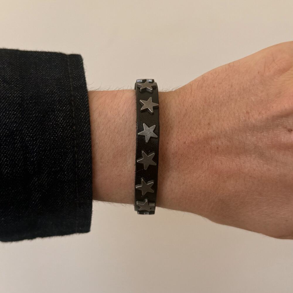Y2K Black Grey Star Design Leather Bracelet Monochrome Unisex Urban Accessory